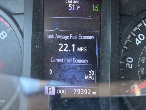 Used 2019 Toyota Tacoma SR image 11