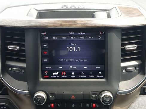 Used 2019 RAM 1500 Laramie AWD/4WD image 20
