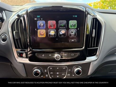 Used 2019 Chevrolet Traverse LT w/ LT Premium Package image 10