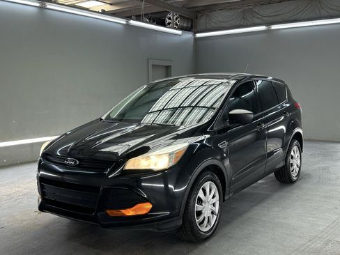 Used 2014 Ford Escape S FWD image 3