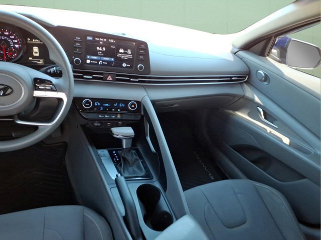 Used 2021 Hyundai Elantra SEL FWD image 19