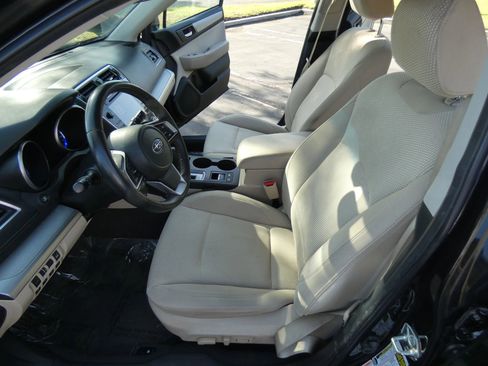 Used 2019 Subaru Outback 2.5i Premium image 56