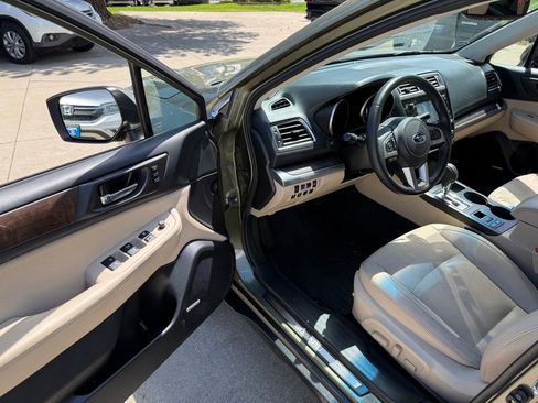 Used 2017 Subaru Outback 2.5i Limited w/ Popular Package #5 AWD/4WD image 11
