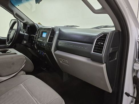 Used 2018 Ford F250 XLT w/ Snow Plow Prep Package image 30