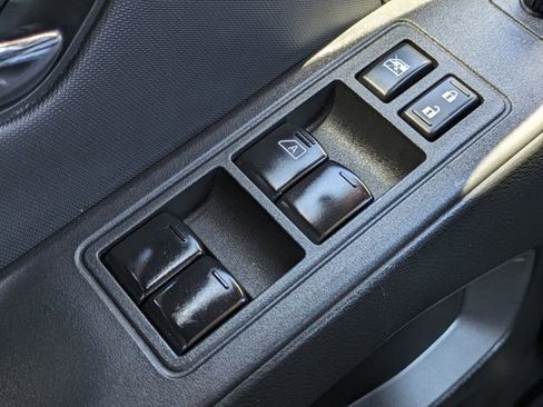 Used 2024 Nissan Frontier SV image 25