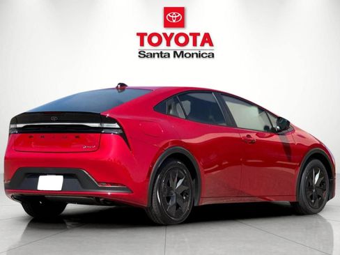 New 2026 Toyota Prius Plug-In Hybrid FWD image 3
