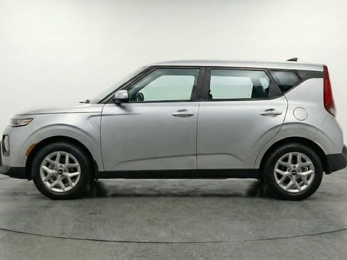 Used 2025 Kia Soul LX w/ LX Technology Package FWD image 11