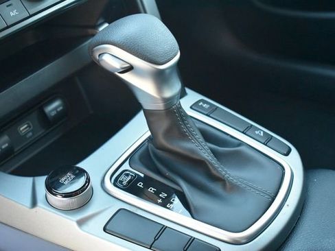 Used 2024 Kia Seltos LX image 21