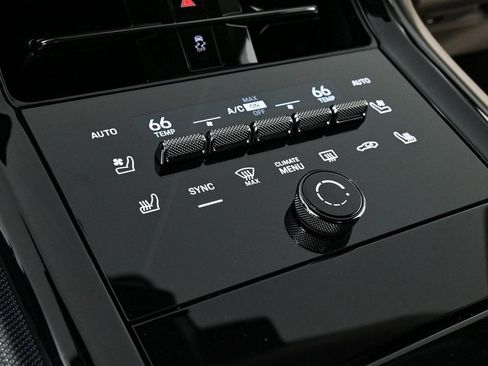 New 2025 Porsche Panamera 4 image 17