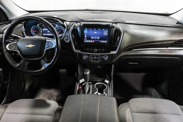 Used 2020 Chevrolet Traverse LT FWD image 17