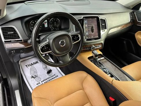 Used 2016 Volvo XC90 T6 Momentum w/ Momentum Plus Package AWD/4WD image 2