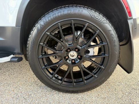 Used 2023 Land Rover Defender 110 S AWD/4WD image 19