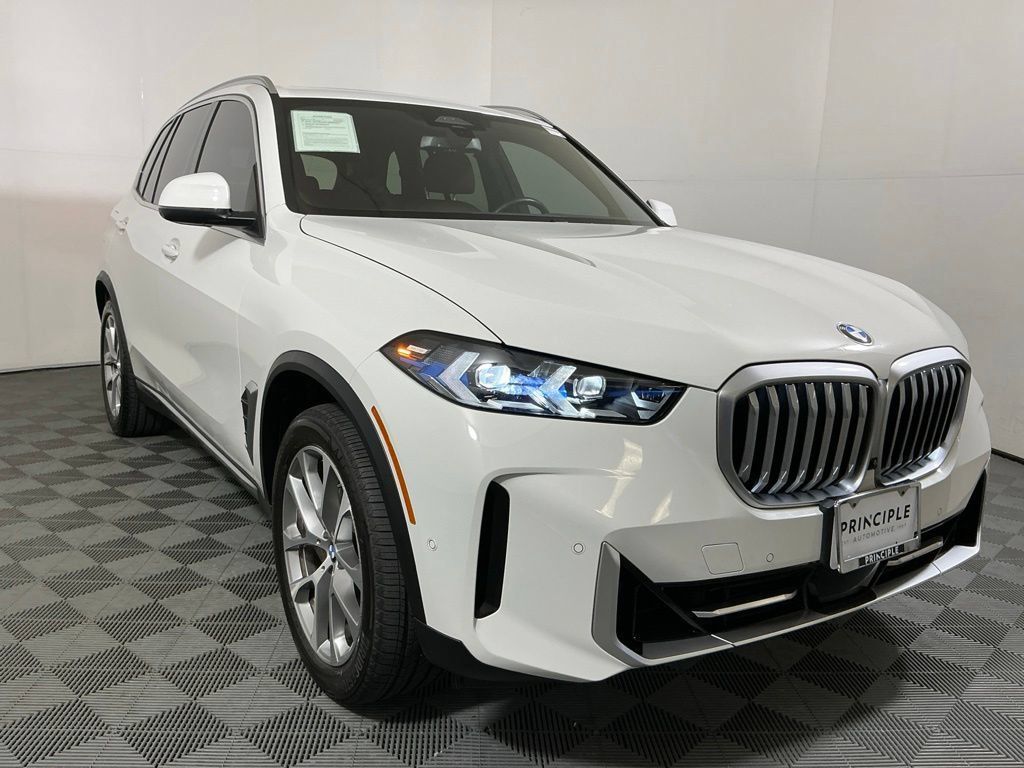 Certified 2024 BMW X5 xDrive40i w/ Premium Package AWD/4WD image 4