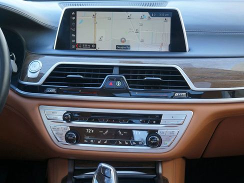 Used 2019 BMW 740e xDrive w/ Executive Package image 34