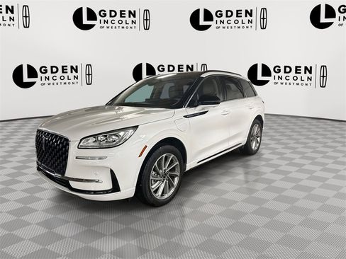 Used 2025 Lincoln Corsair Grand Touring w/ Equipment Group 301A image 4