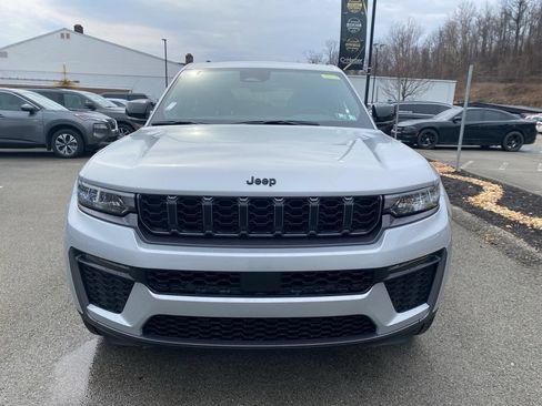 New 2026 Jeep Grand Cherokee Limited w/ Limited Altitude Package AWD/4WD image 6