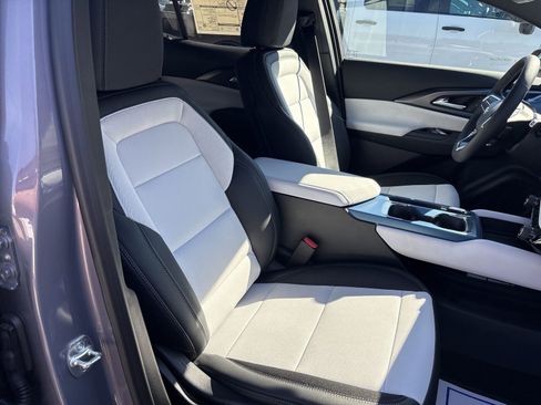 New 2026 Chevrolet Equinox EV LT image 26