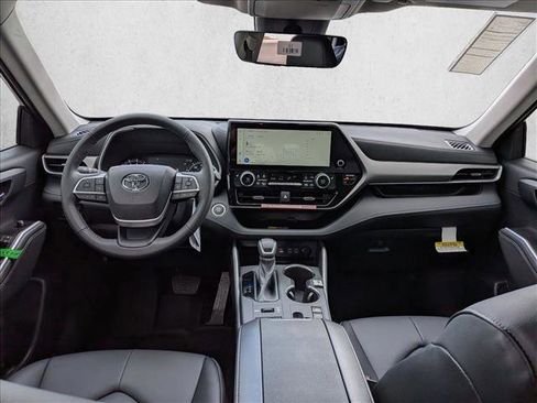 New 2026 Toyota Highlander XLE AWD/4WD image 14