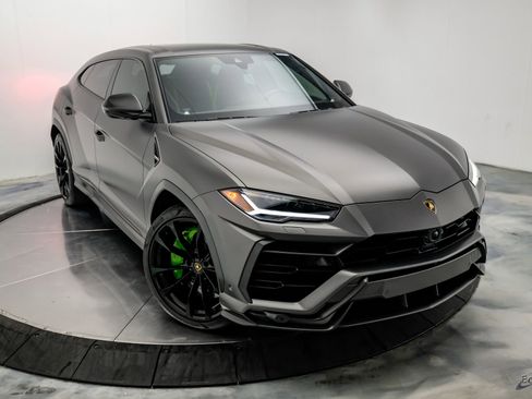 Used 2022 Lamborghini Urus AWD/4WD image 28