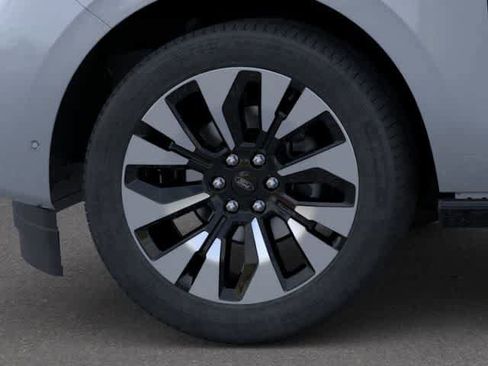 New 2025 Ford Expedition Platinum w/ Driver's Package AWD/4WD image 19