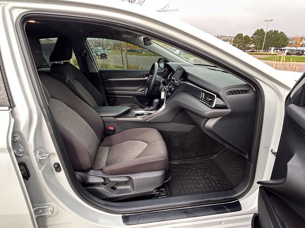 Used 2024 Toyota Camry LE AWD/4WD image 33