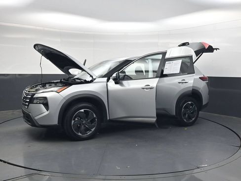 Used 2025 Nissan Rogue SV FWD image 42