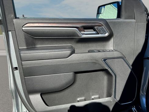 Used 2024 GMC Sierra 1500 SLT image 13