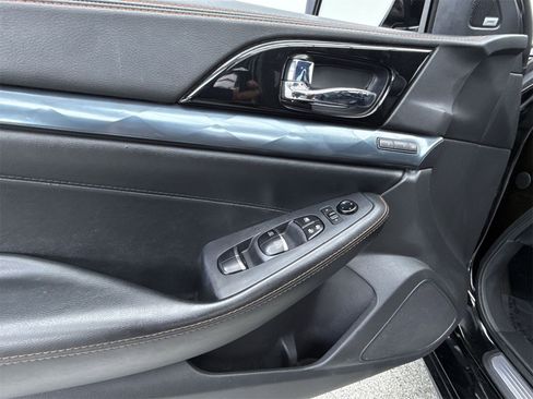 Used 2021 Nissan Maxima SR w/ Sport Mat Group image 20