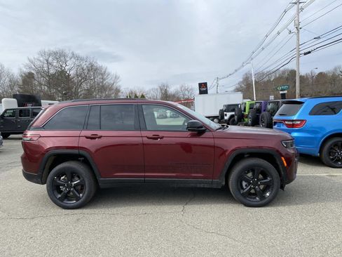New 2026 Jeep Grand Cherokee Limited image 2