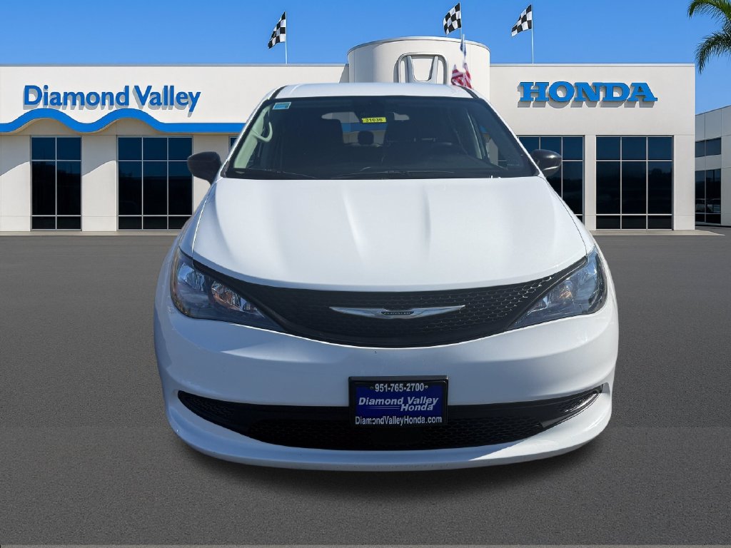 Used 2024 Chrysler Voyager LX FWD image 2