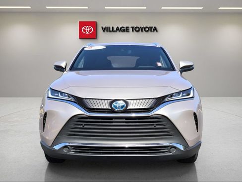 Certified 2022 Toyota Venza XLE AWD/4WD image 8