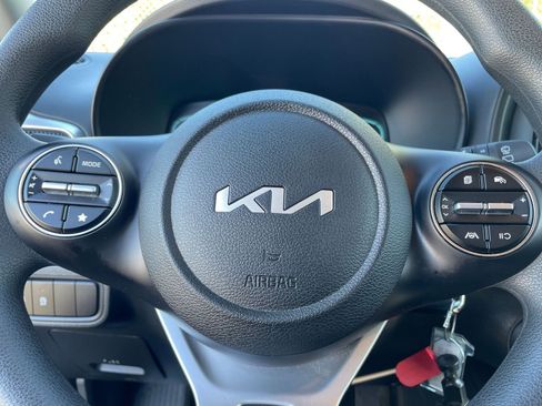 Used 2025 Kia Soul LX w/ LX Technology Package image 25