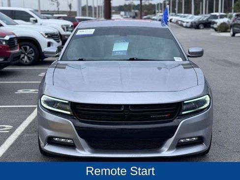Used 2017 Dodge Charger R/T image 2