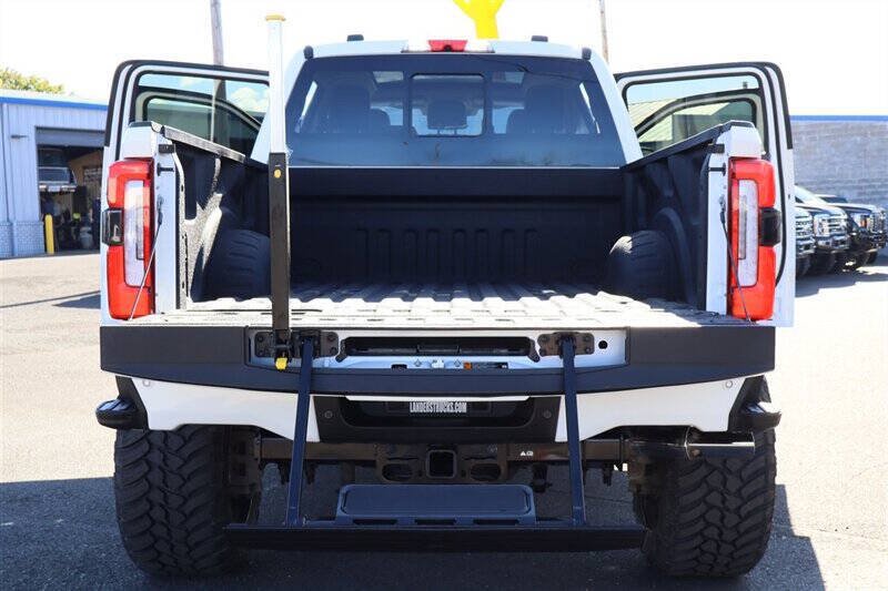 Used 2025 Ford F350 Platinum w/ Platinum Plus Package AWD/4WD image 39