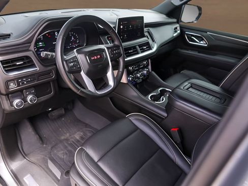 Used 2023 GMC Yukon SLT w/ SLT Luxury Package RWD image 10