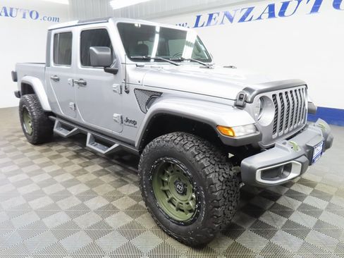 Used 2021 Jeep Gladiator Sport image 3
