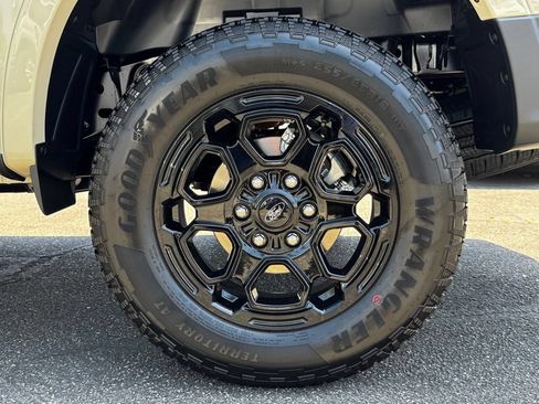 New 2026 Ford Ranger Lariat w/ Black Appearance Package RWD image 17