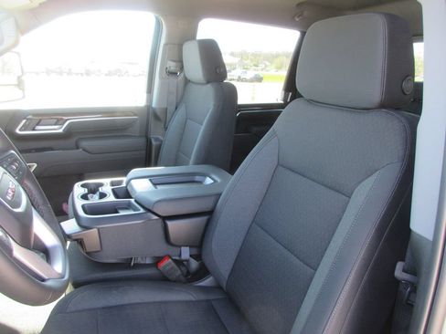 New 2026 GMC Sierra 2500 SLE w/ SLE Value Package; AWD/4WD image 13