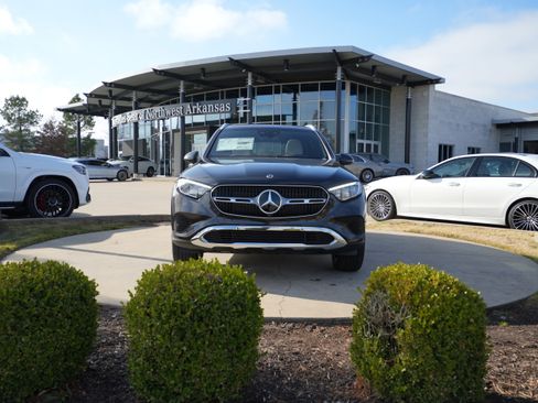 New 2026 Mercedes-Benz GLC 300 4MATIC image 2
