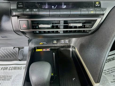 Used 2025 Toyota Camry LE FWD image 22