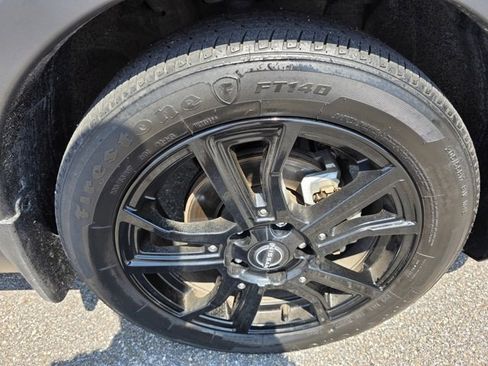 Used 2023 Nissan Kicks SR image 9