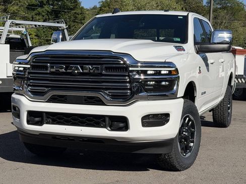 Used 2026 RAM 2500 Laramie AWD/4WD image 1