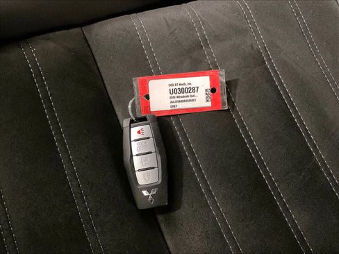 Used 2024 Mitsubishi Outlander SE image 30