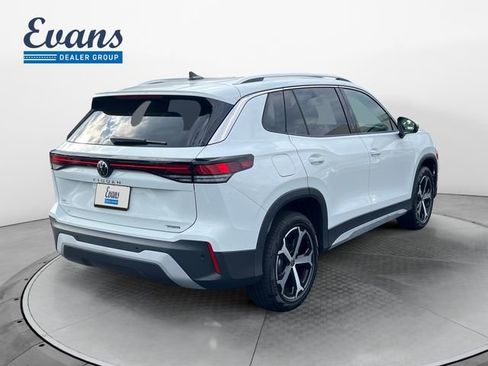 New 2025 Volkswagen Tiguan SE image 6