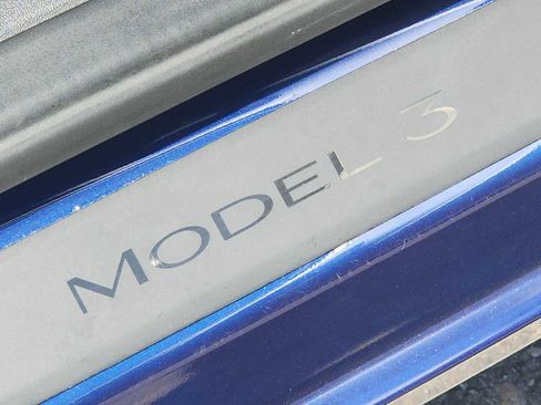 Used 2023 Tesla Model 3 Standard Range RWD image 11