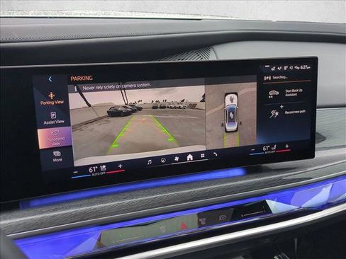 Used 2023 BMW 740i w/ Parking Assistance Package image 14