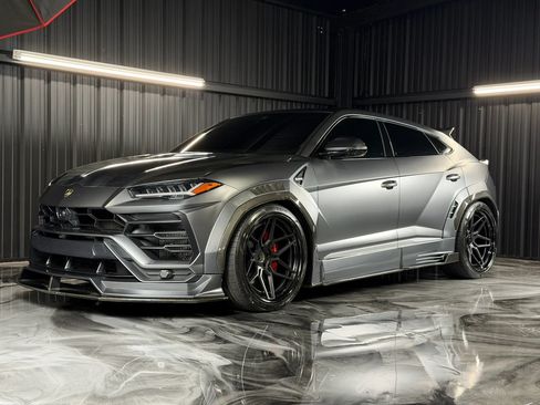 Used 2019 Lamborghini Urus AWD/4WD image 7