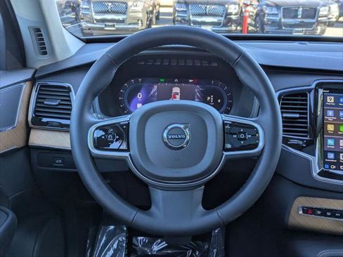 Used 2025 Volvo XC90 B6 Plus w/ Protection Package Premier image 13