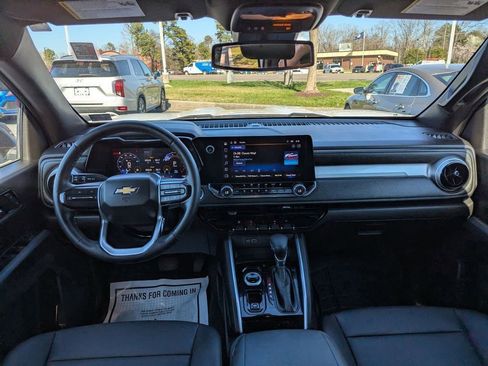 Used 2024 Chevrolet Colorado LT w/ LT Convenience Package III image 10