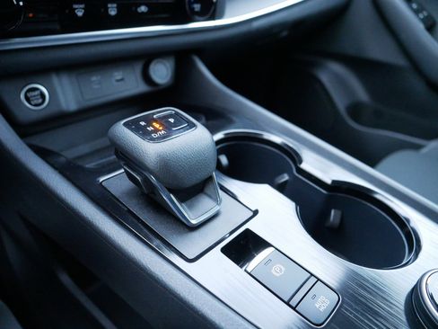 Certified 2023 Nissan Rogue S image 24